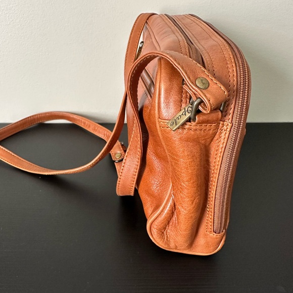 NWOT leather Opale crossbody bag | Perfect Fall Bag | Christmas Gift - Picture 3 of 6